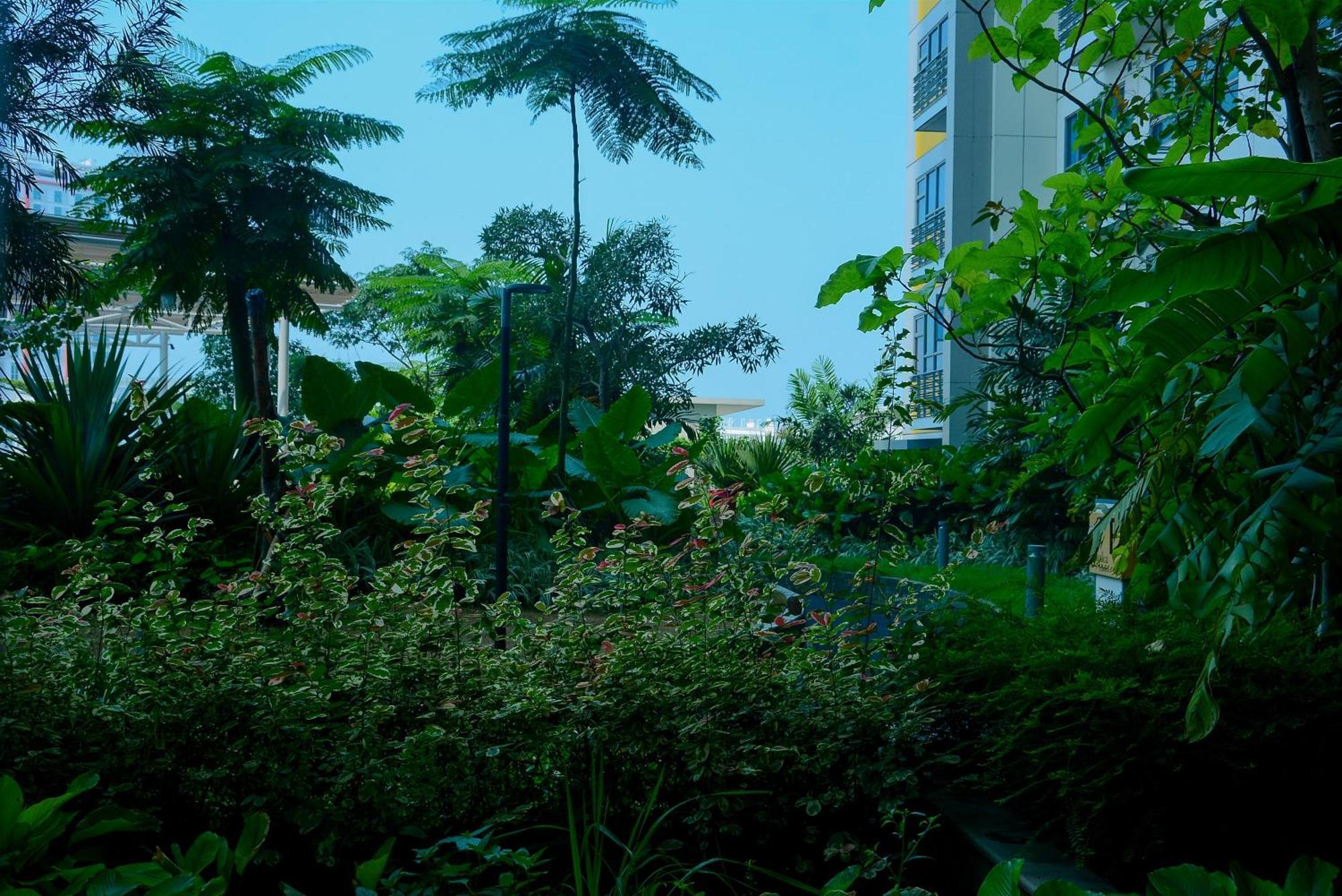 With Garden View At The Springlake View Summarecon By Travelio Bekasi