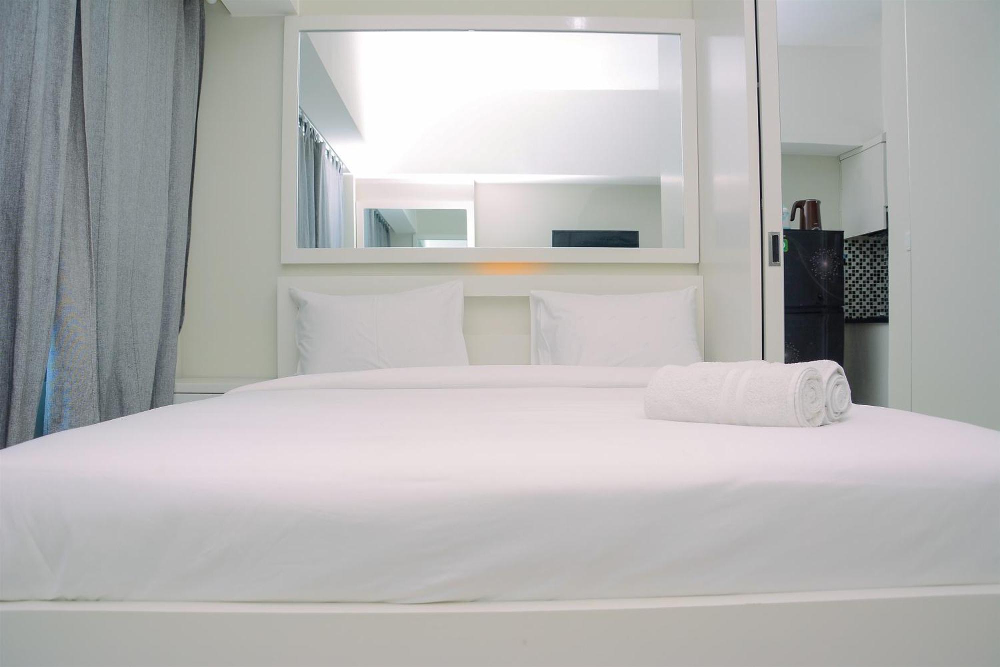 With Garden View At The Springlake View Summarecon By Travelio Bekasi